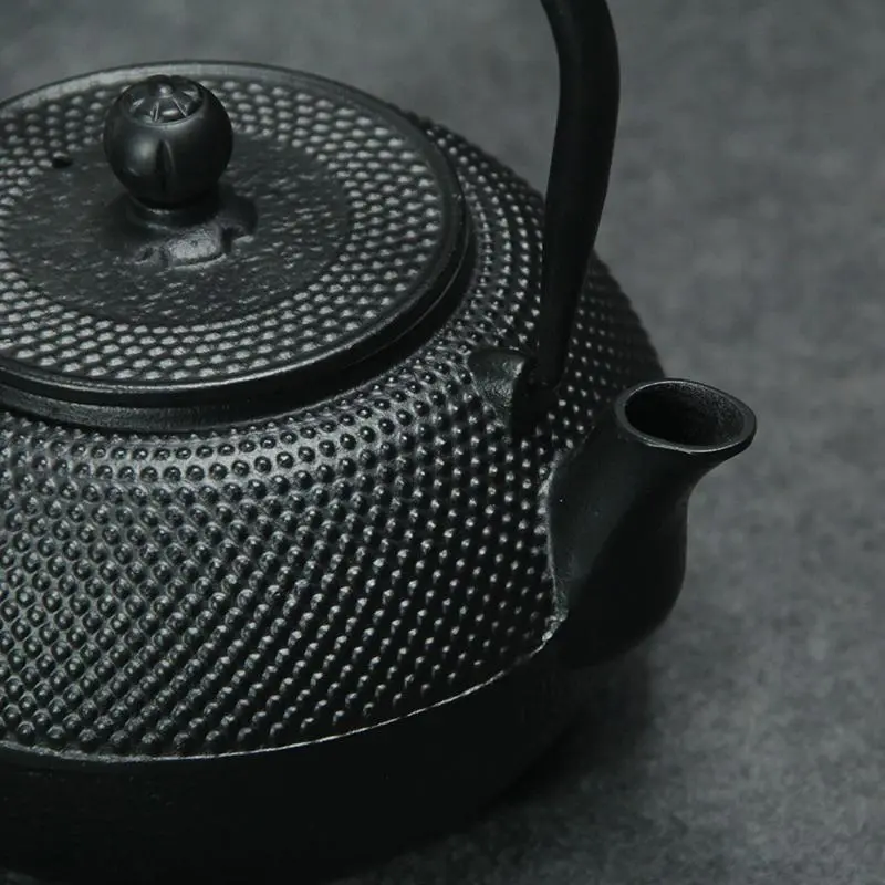 Théière Japonaise en Fonte Emaillée Noire 600ML - 1.2L - Image 5